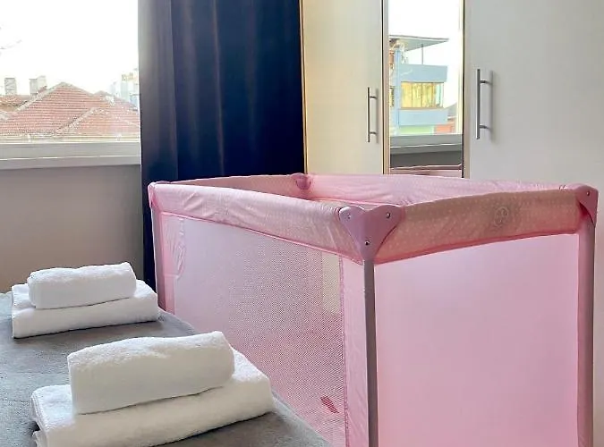 Stylish Centre For 4 Guests アパート